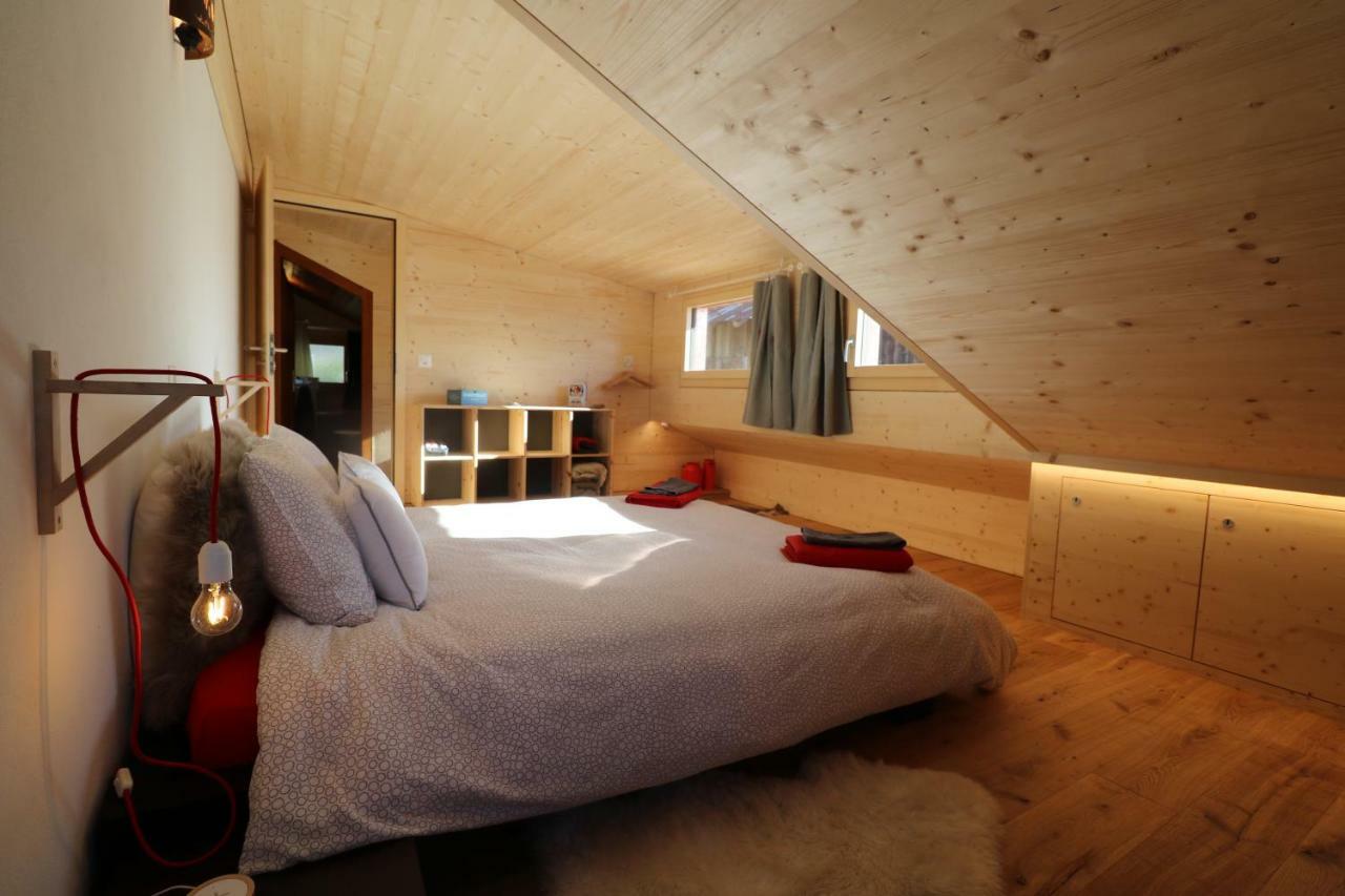 Chalet Rouge Coeur Bex Extérieur photo