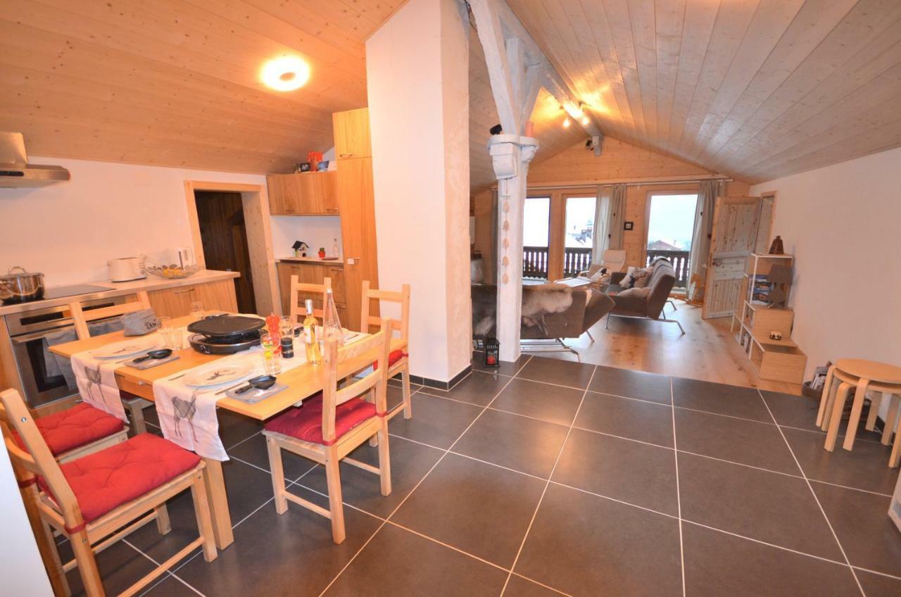 Chalet Rouge Coeur Bex Extérieur photo